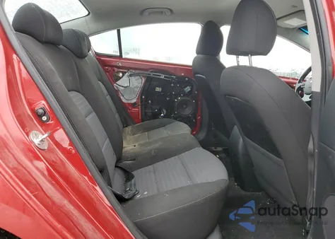 2018 Kia Forte Lx z USA, uszkodzony, nr VIN 3KPFL4A76JE190691